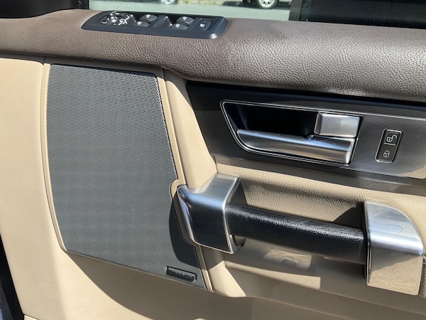 Used Land Rover Discovery 4 2016 for sale - 74690776: Photo 36