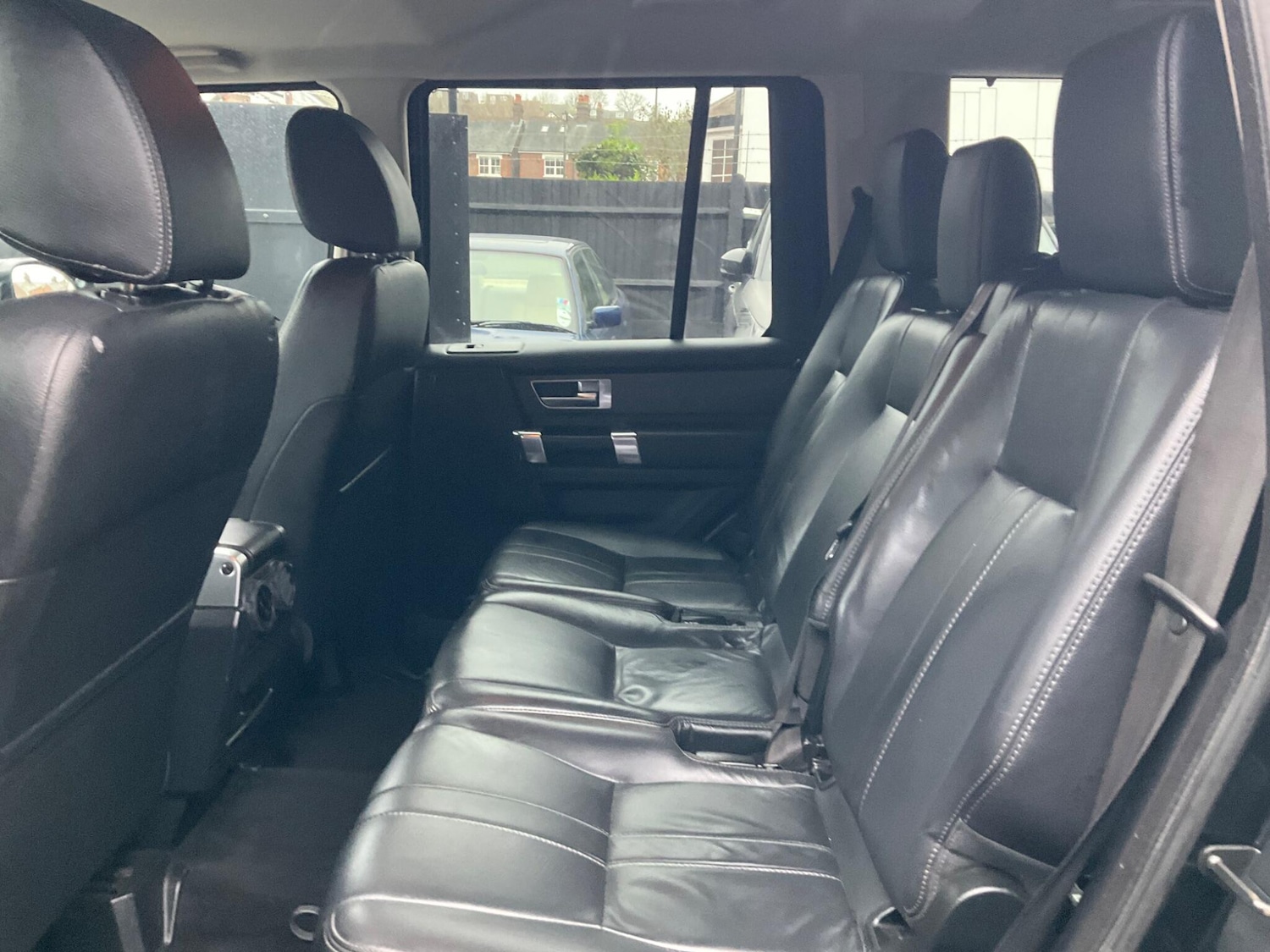 Used Land Rover Discovery 4 2015 for sale - 75781452: Photo 32