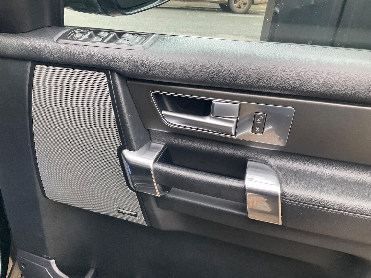 Used Land Rover Discovery 4 2015 for sale - 75781452: Photo 50