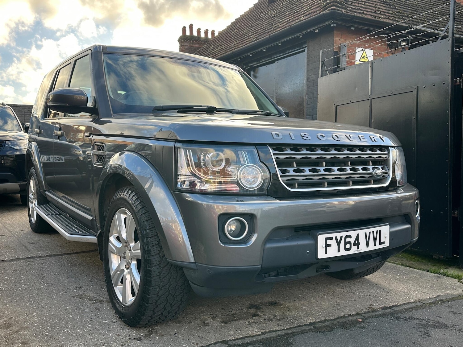 Used Land Rover Discovery 4 2014 for sale - 75781745: Photo 38