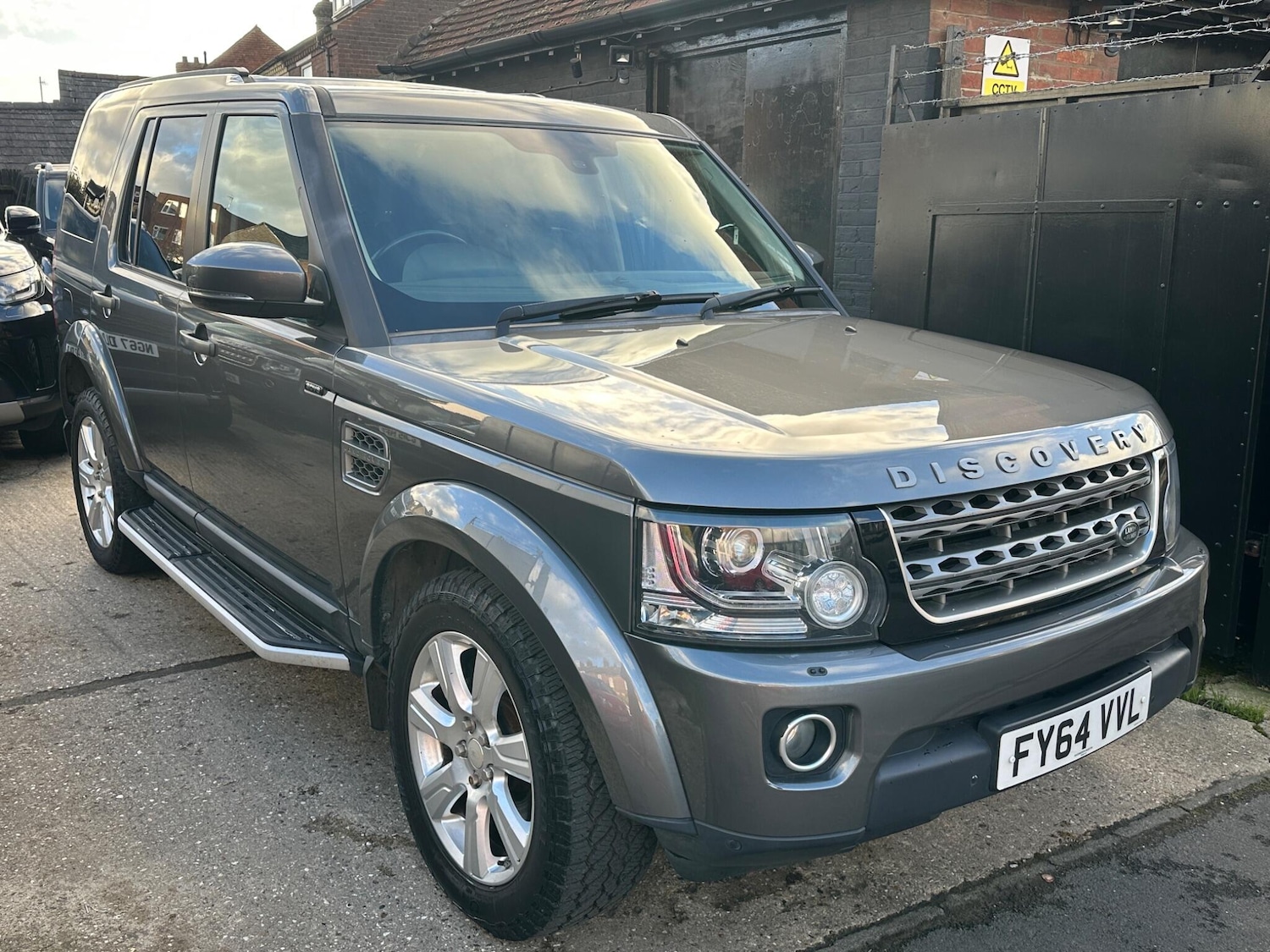 Used Land Rover Discovery 4 2014 for sale - 75781745: Photo 40