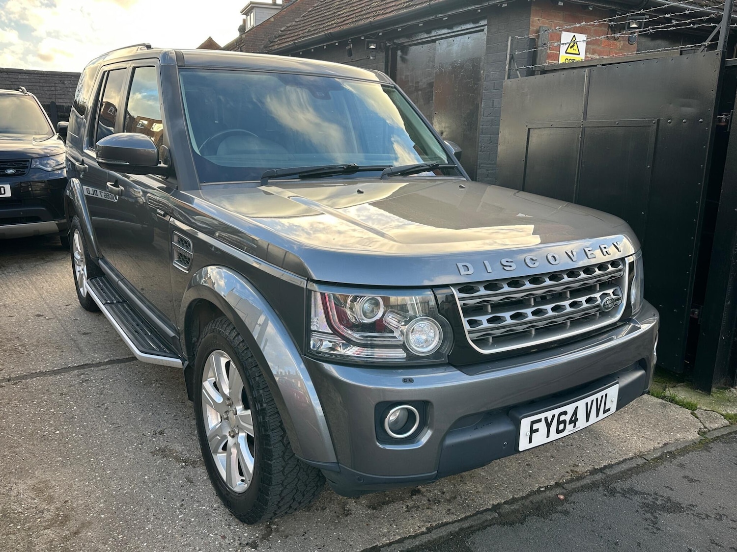 Used Land Rover Discovery 4 2014 for sale - 75781745: Photo 42
