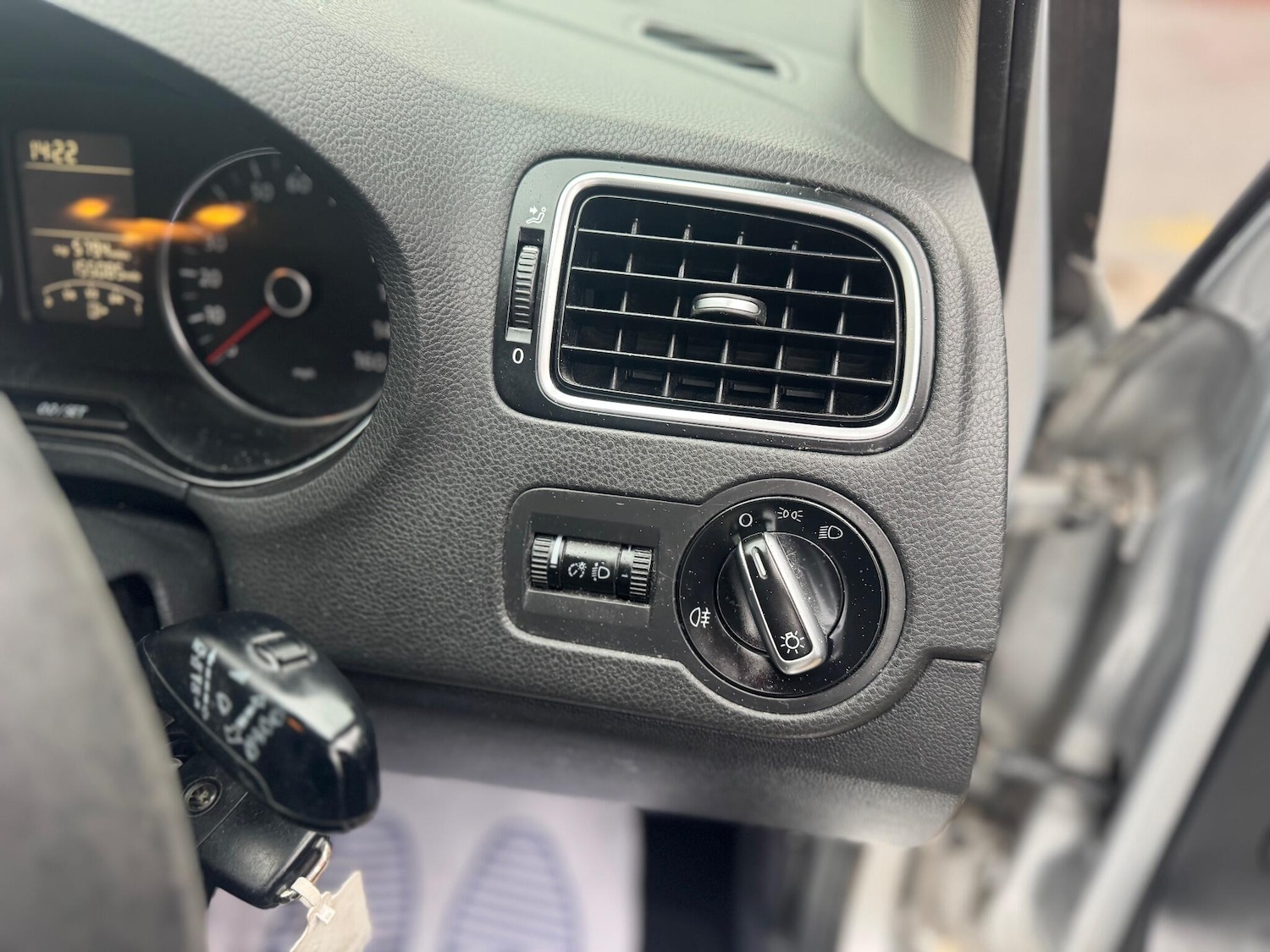 Used Volkswagen Polo 2010 for sale - 76667158: Photo 14