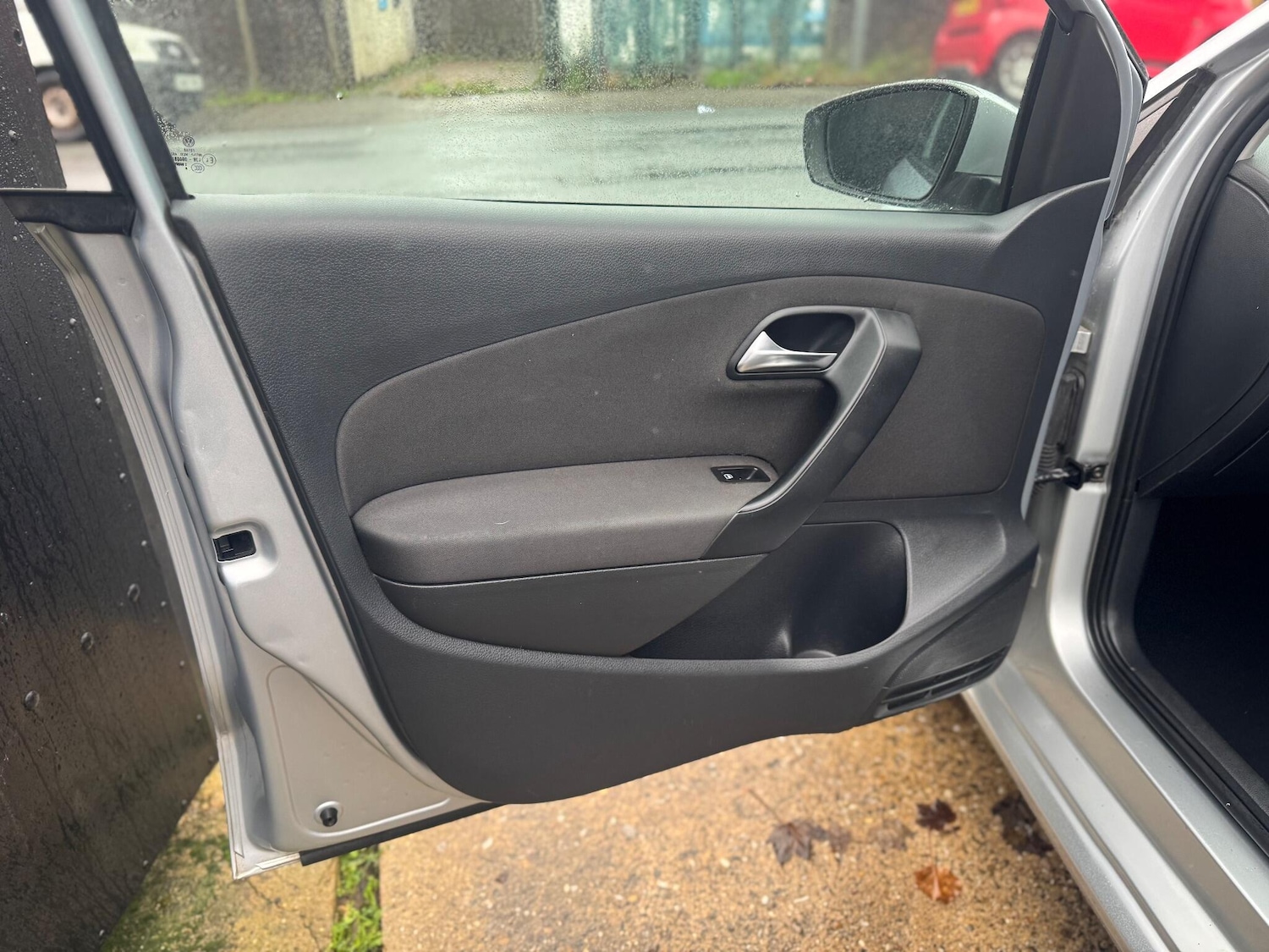 Used Volkswagen Polo 2010 for sale - 76667158: Photo 15