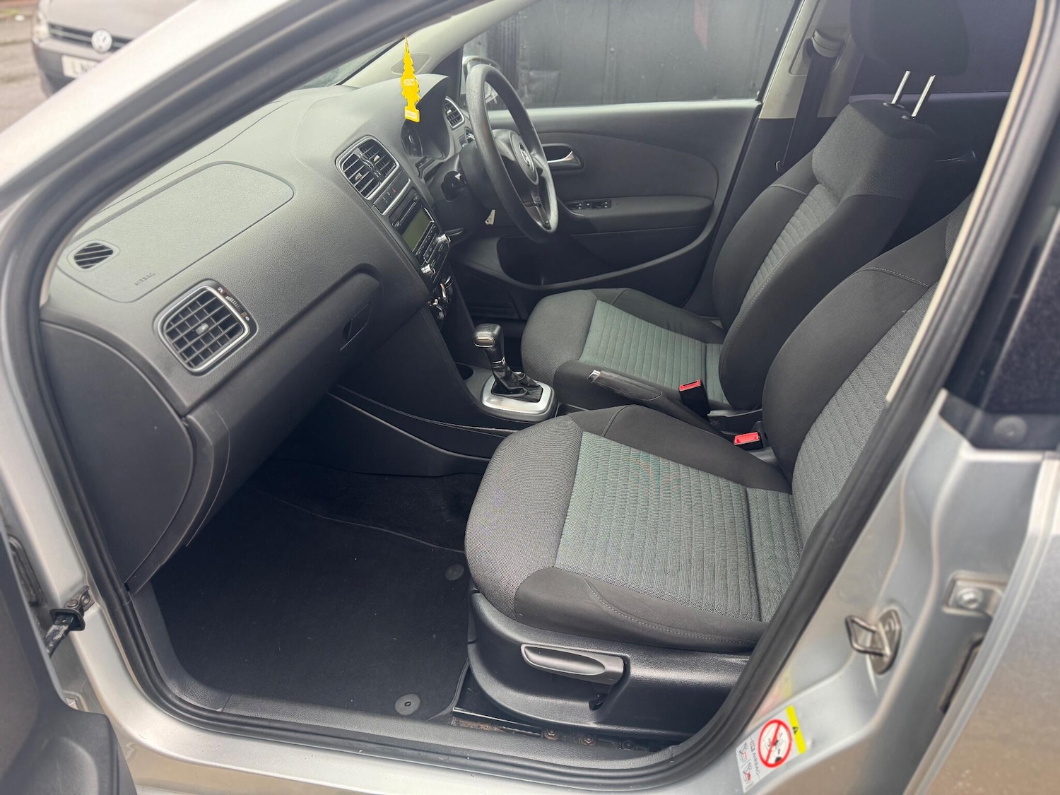 Used Volkswagen Polo 2010 for sale - 76667158: Photo 28