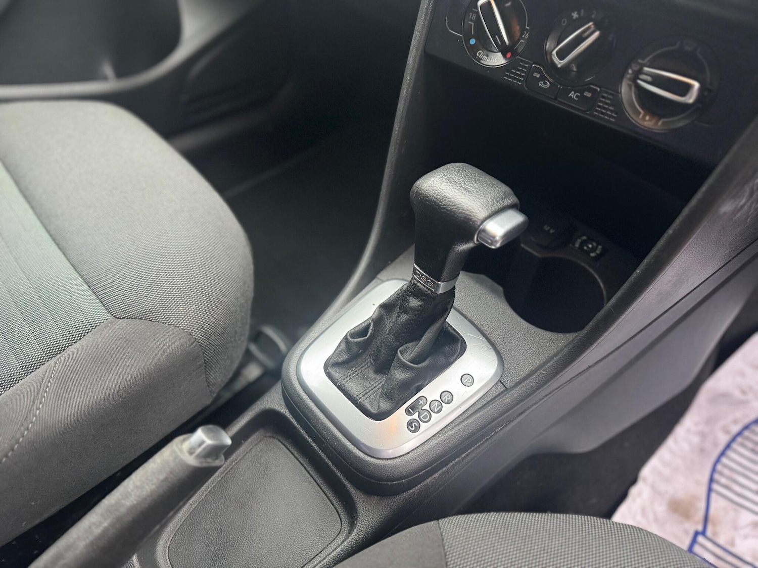 Used Volkswagen Polo 2010 for sale - 76667158: Photo 8