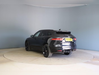 Used Jaguar F-Pace 2016 for sale - 79362201: Photo