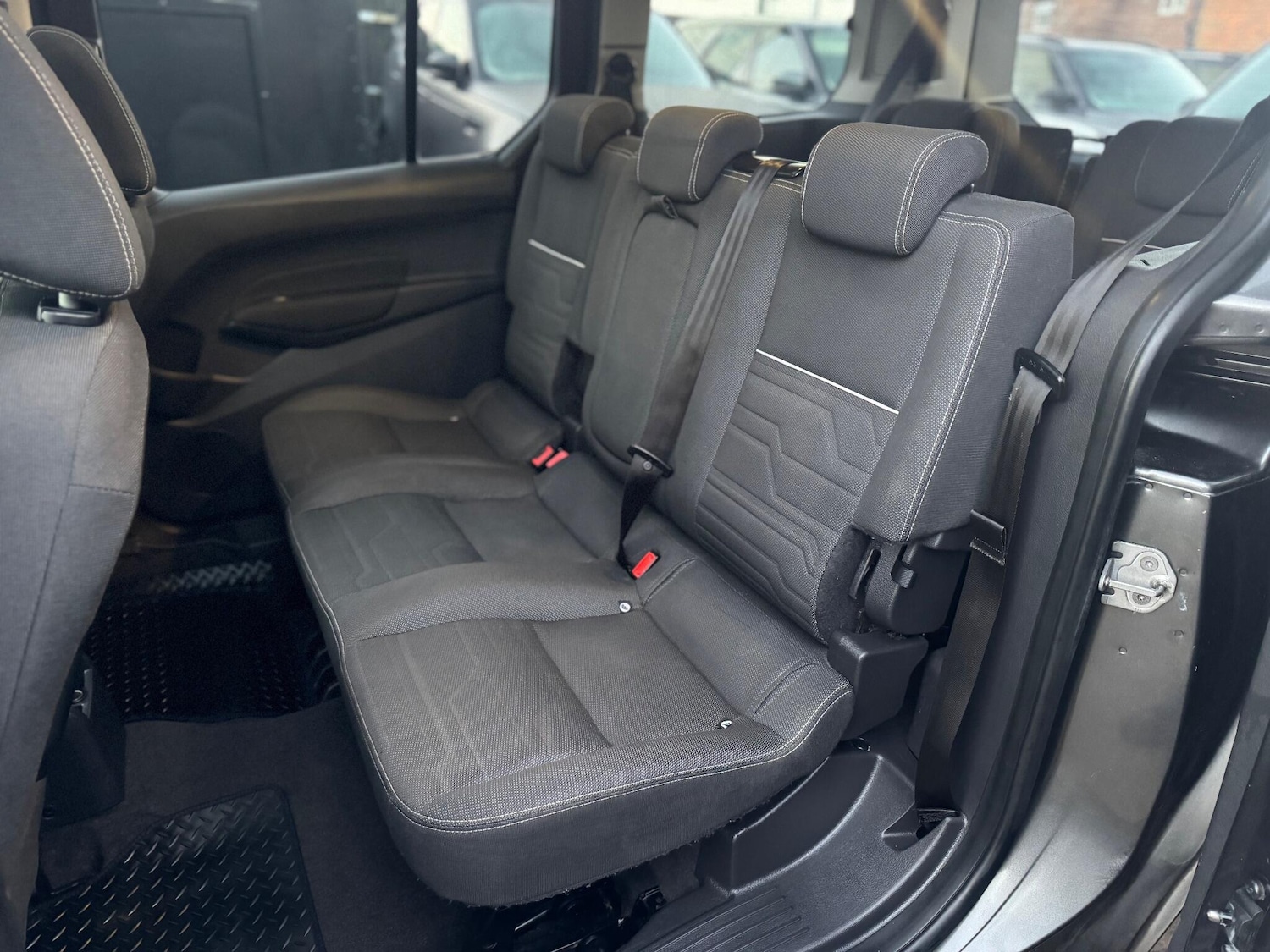 Used Ford Grand Tourneo Connect 2015 for sale - 77057343: Photo 16