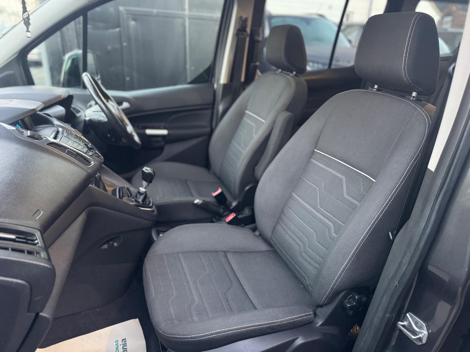 Used Ford Grand Tourneo Connect 2015 for sale - 77057343: Photo 17