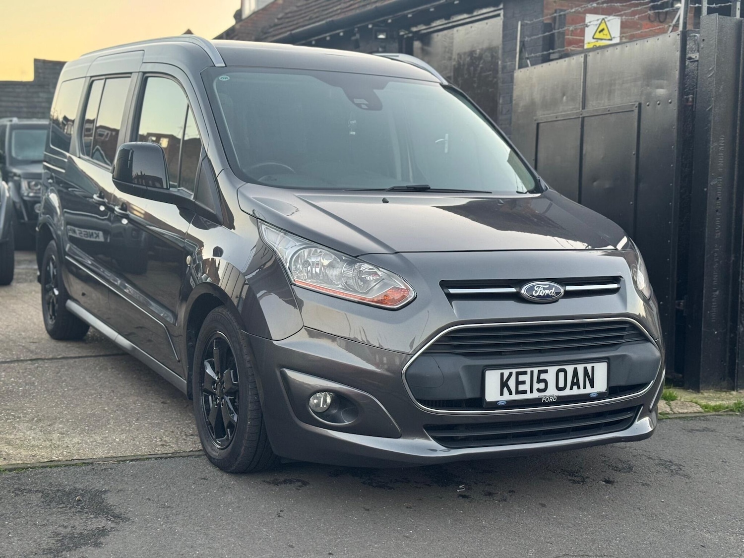 Used Ford Grand Tourneo Connect 2015 for sale - 77057343: Photo 2