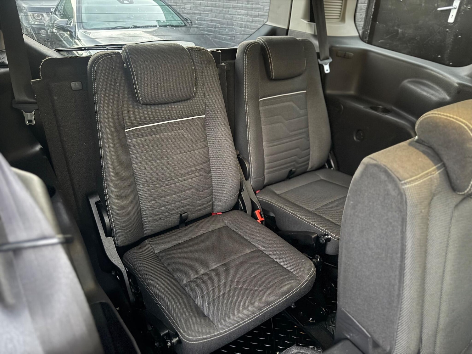 Used Ford Grand Tourneo Connect 2015 for sale - 77057343: Photo 21