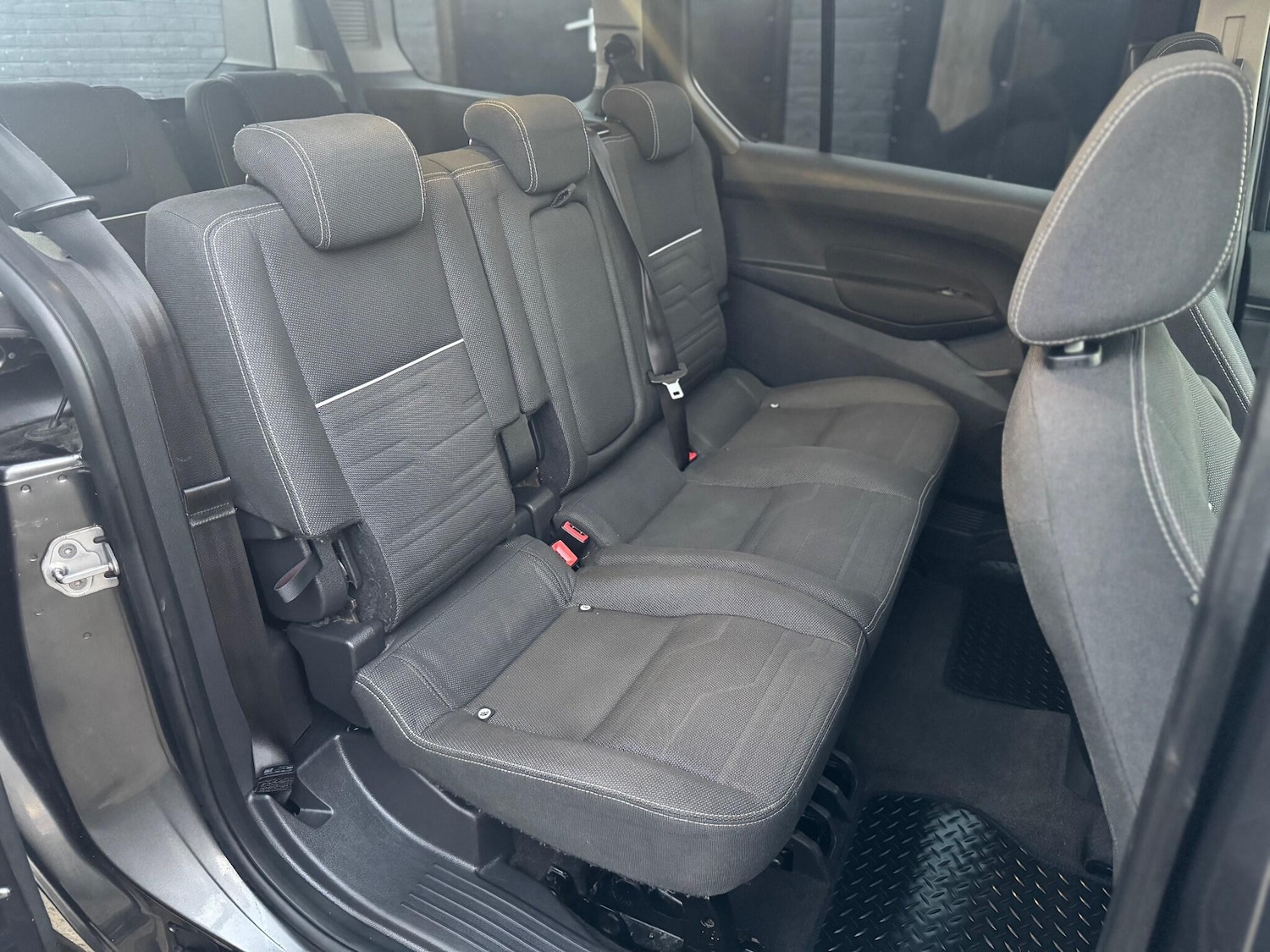 Used Ford Grand Tourneo Connect 2015 for sale - 77057343: Photo 22