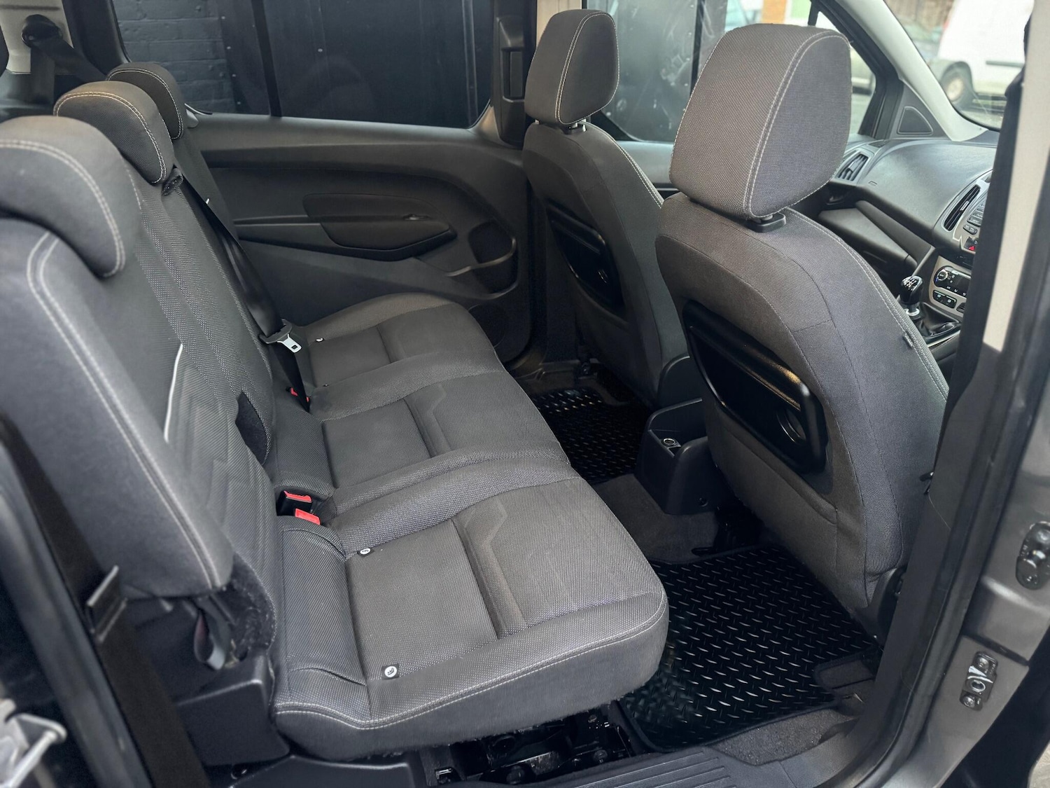 Used Ford Grand Tourneo Connect 2015 for sale - 77057343: Photo 23