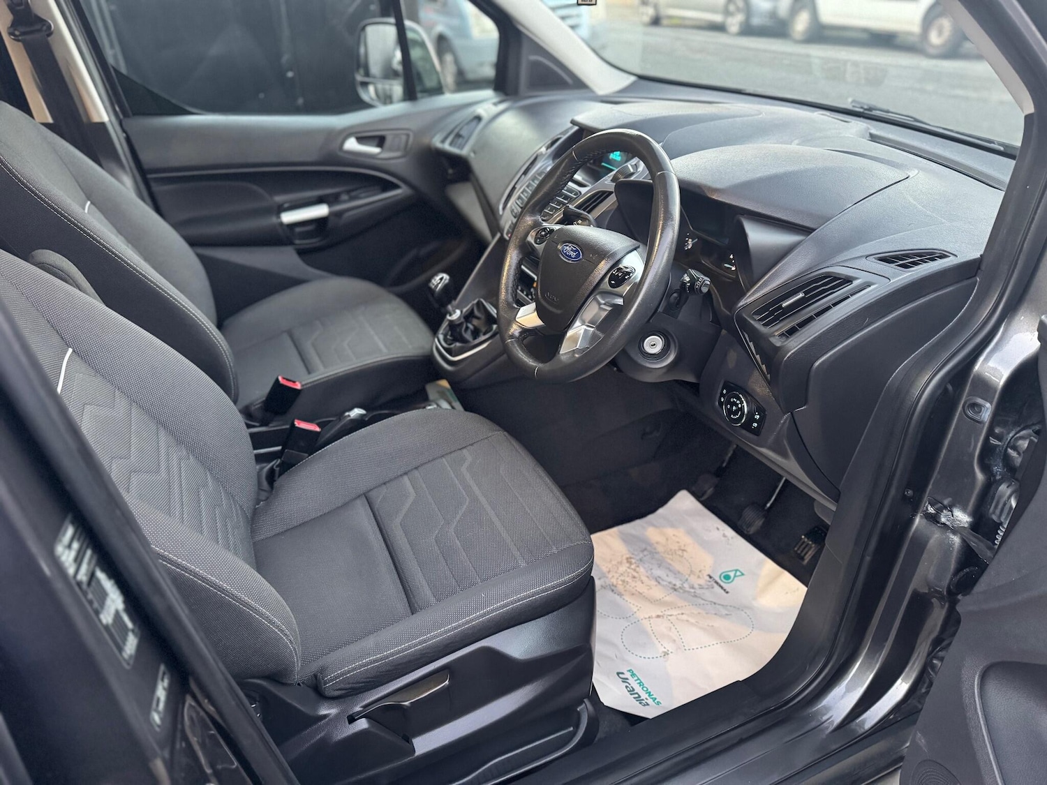 Used Ford Grand Tourneo Connect 2015 for sale - 77057343: Photo 29