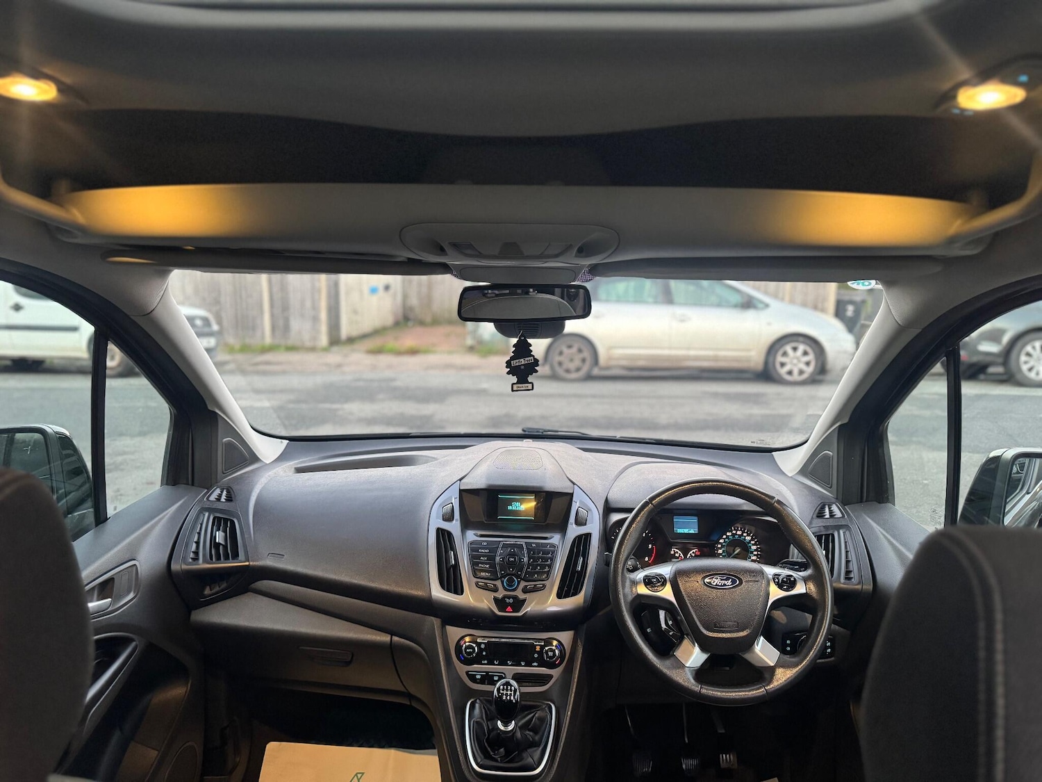 Used Ford Grand Tourneo Connect 2015 for sale - 77057343: Photo 37