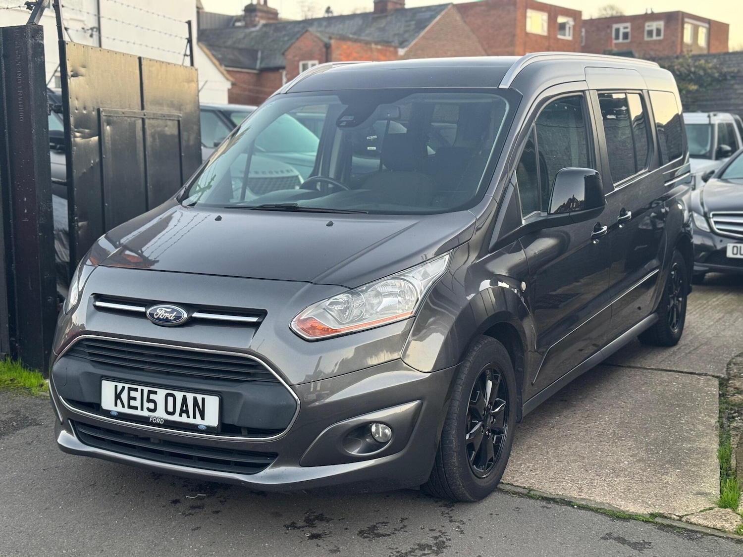 Used Ford Grand Tourneo Connect 2015 for sale - 77057343: Photo 4