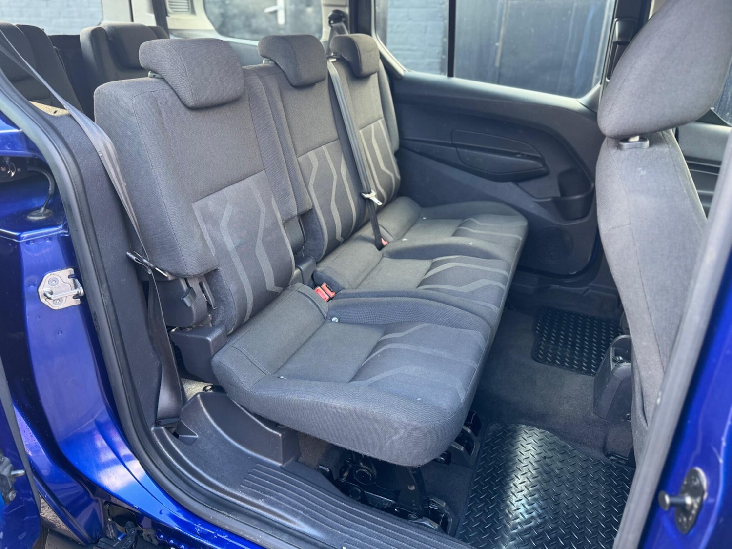 Used Ford Grand Tourneo Connect 2015 for sale - 77330826: Photo 18