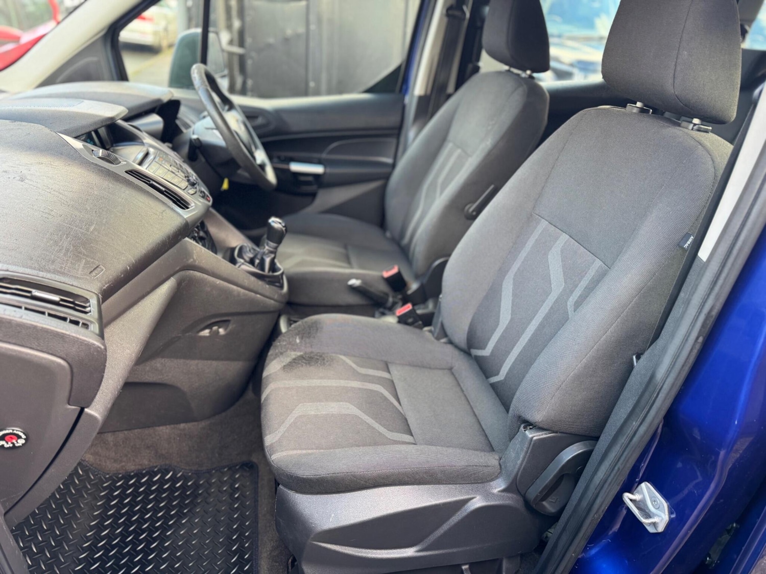 Used Ford Grand Tourneo Connect 2015 for sale - 77330826: Photo 31