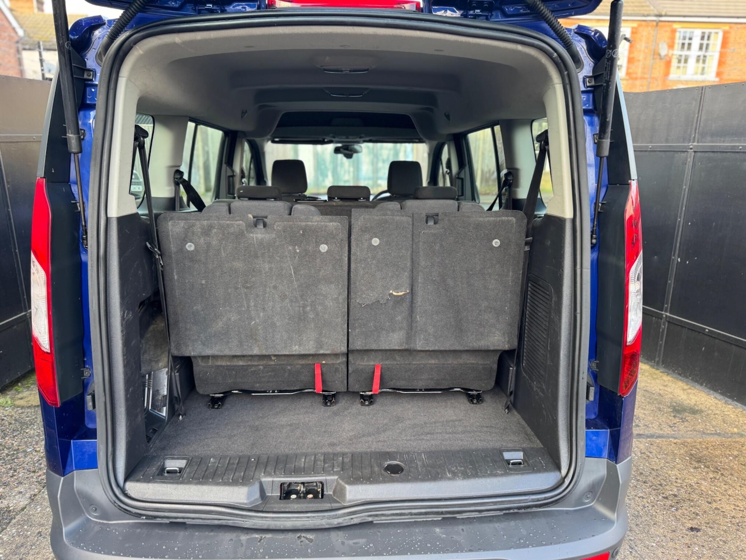 Used Ford Grand Tourneo Connect 2015 for sale - 77330826: Photo 34