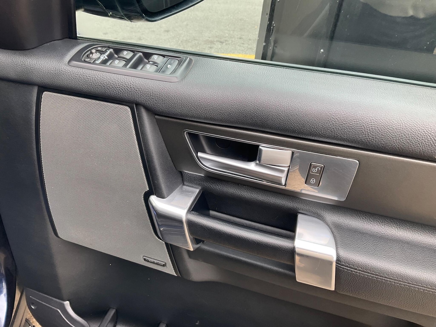 Used Land Rover Discovery 2015 for sale - 77351504: Photo 46