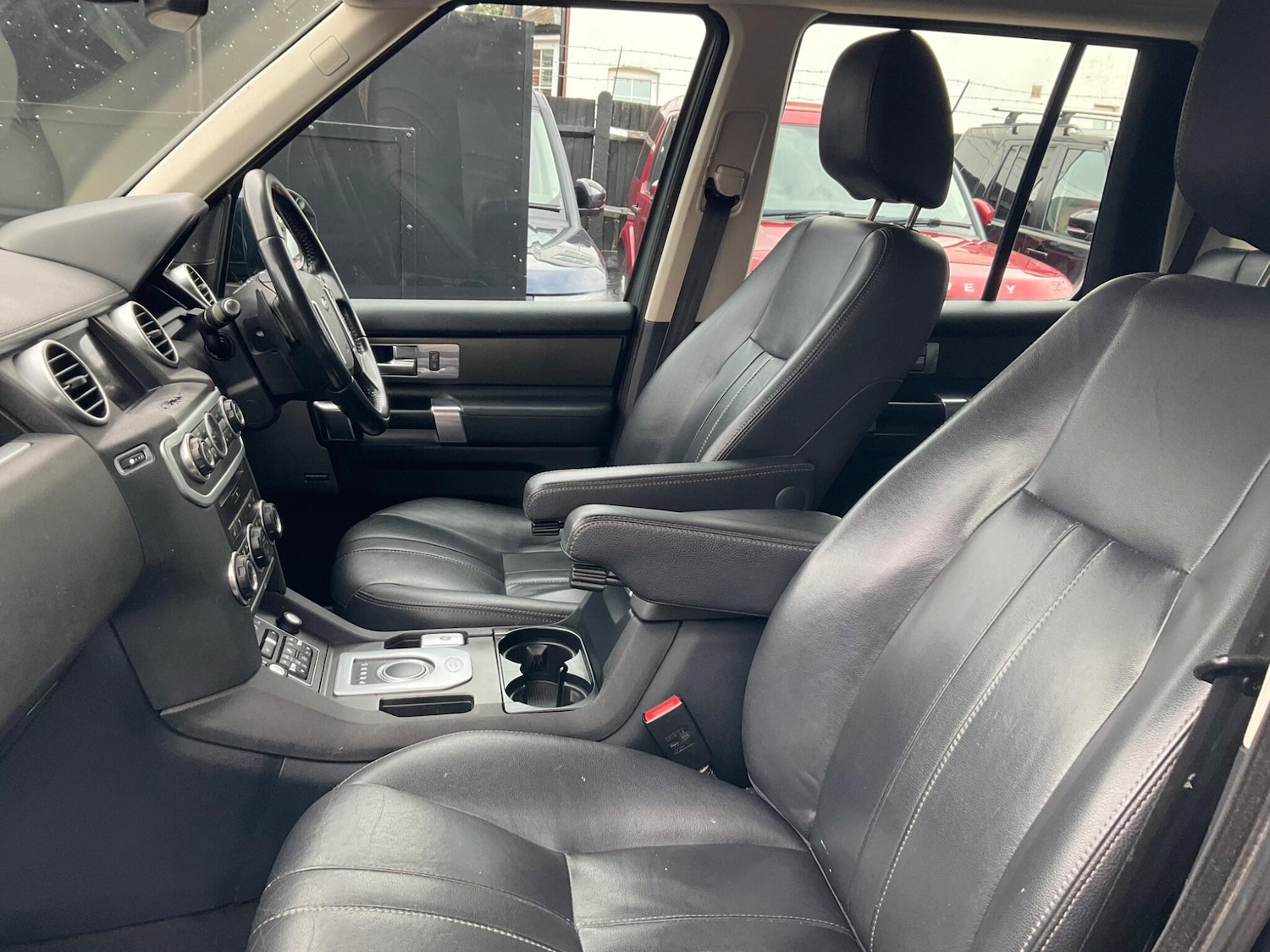 Used Land Rover Discovery 2015 for sale - 77351504: Photo 6