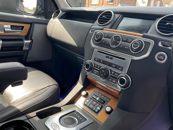 Used Land Rover Discovery 4 2014 for sale - 74934429: Photo 51