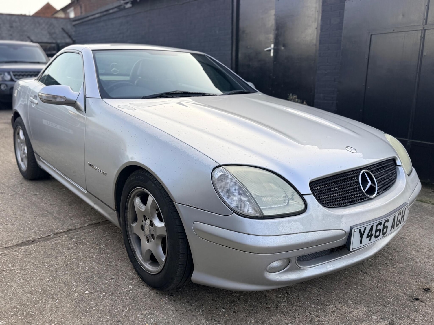 Used Mercedes-Benz SLK 2001 for sale - 78204378: Photo 2