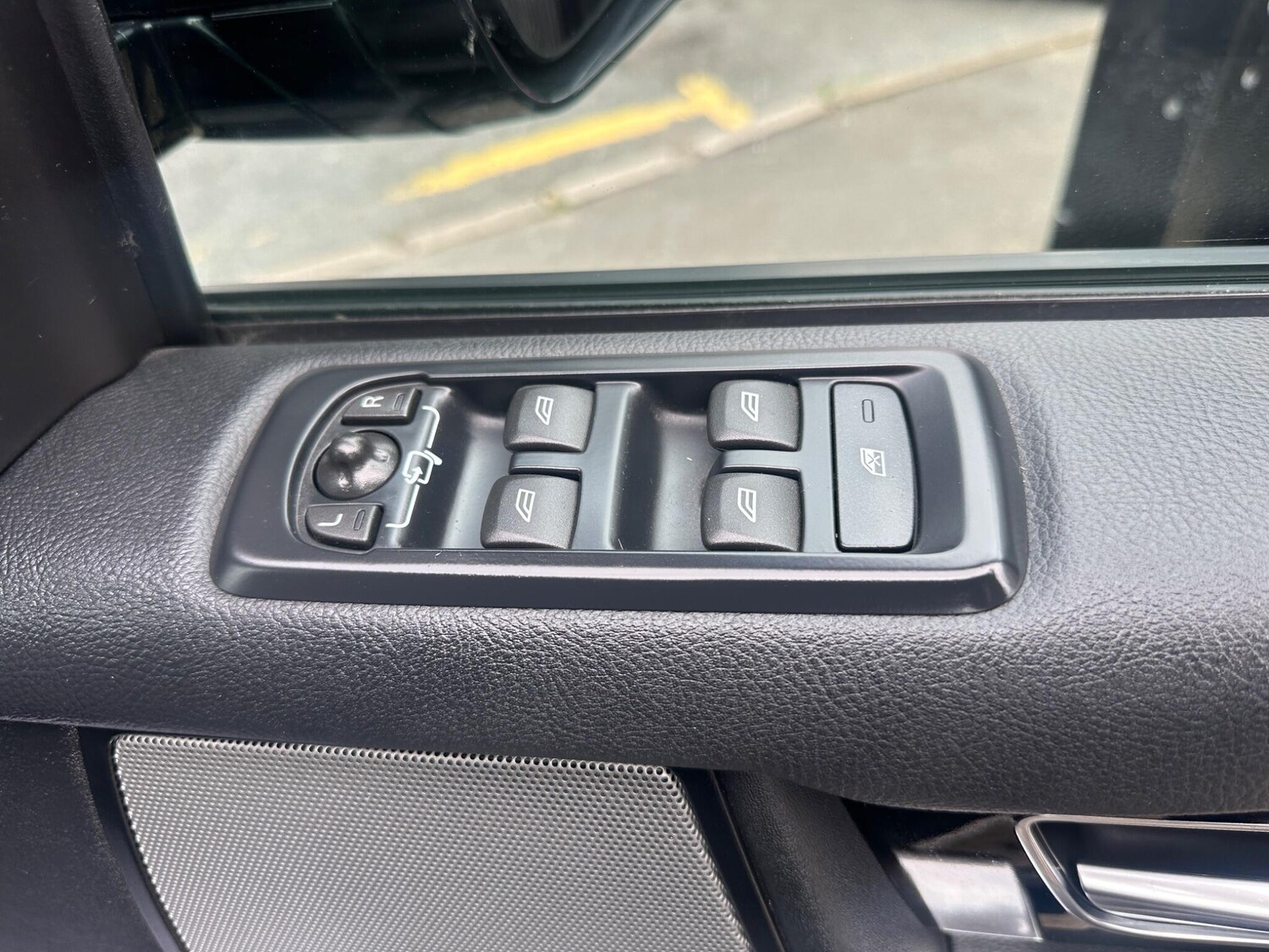 Used Land Rover Discovery 2016 for sale - 76457815: Photo 23