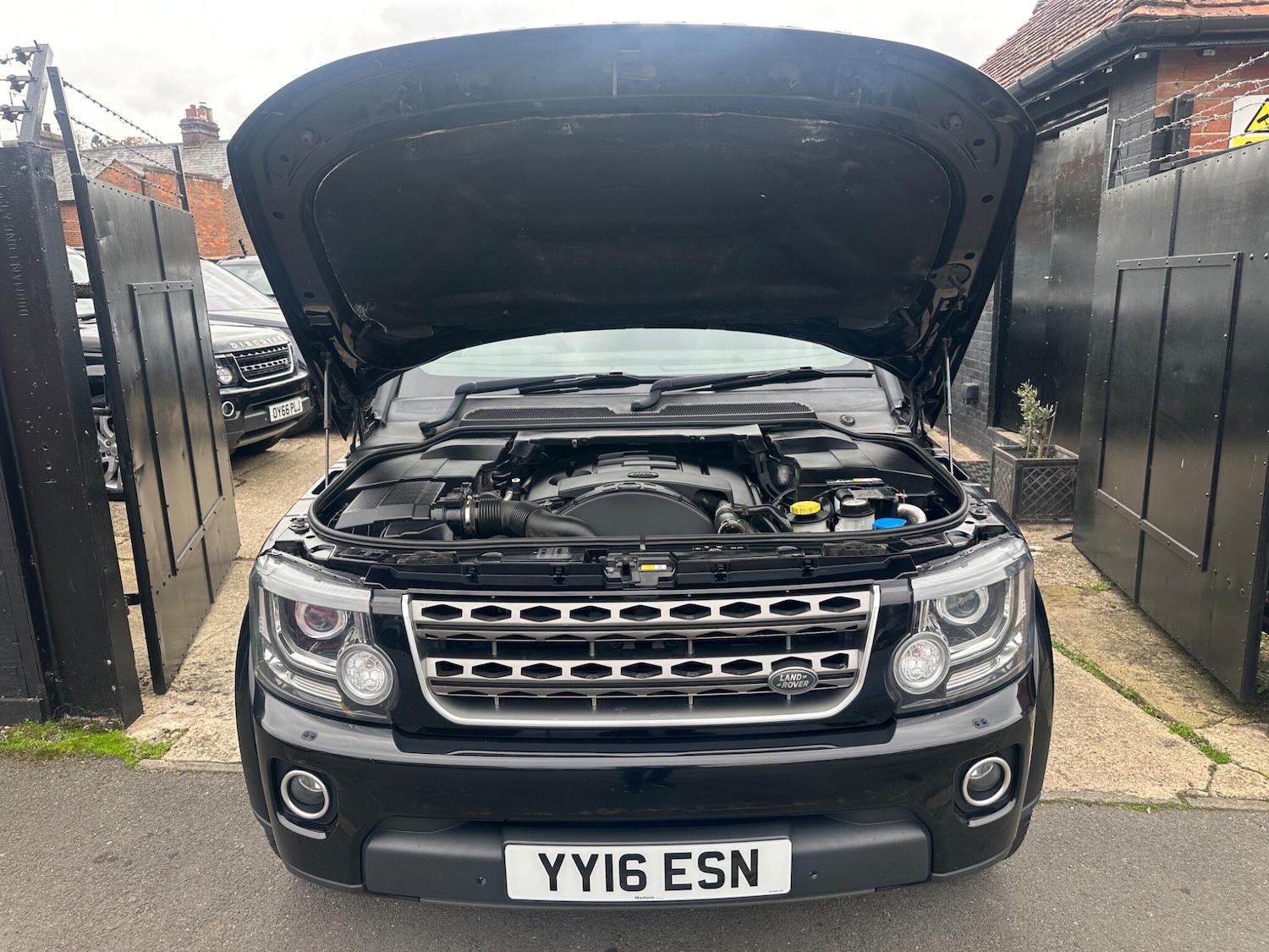 Used Land Rover Discovery 2016 for sale - 76457815: Photo 35