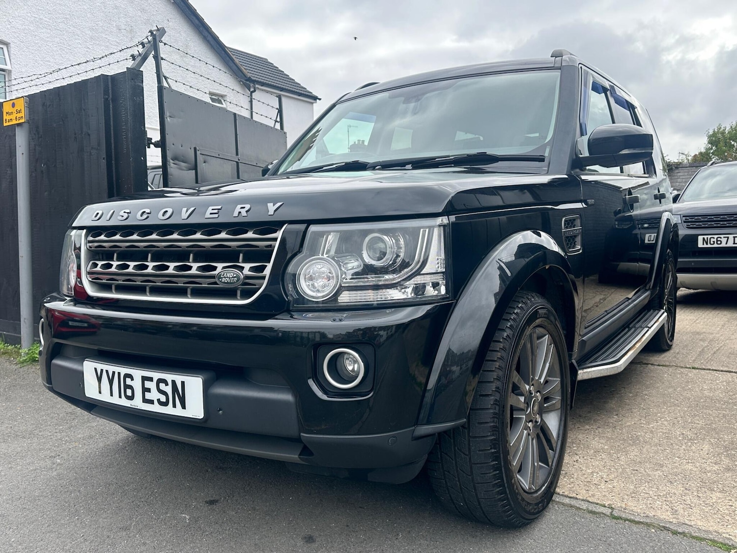 Used Land Rover Discovery 2016 for sale - 76457815: Photo 4