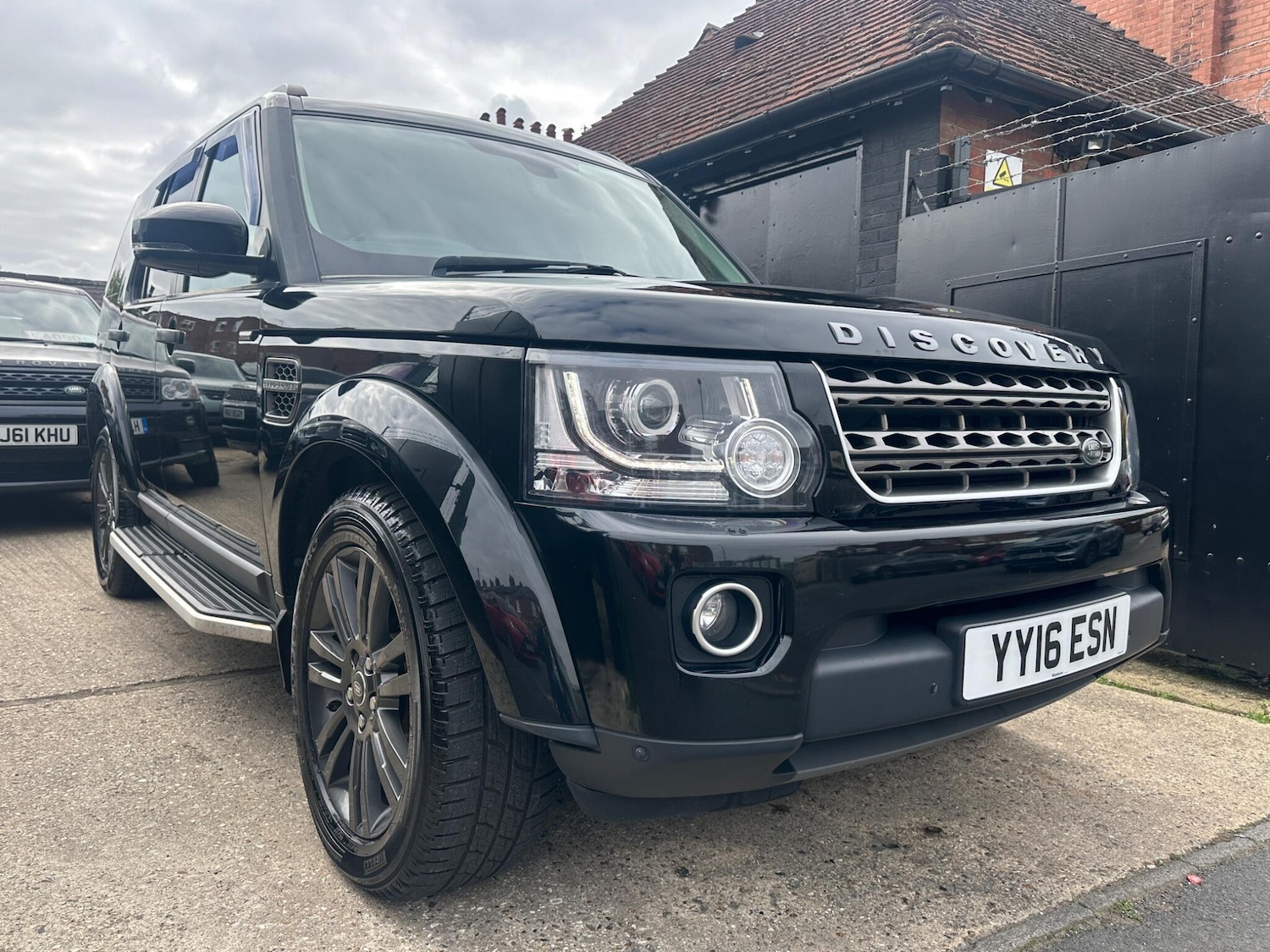 Used Land Rover Discovery 2016 for sale - 76457815: Photo 76