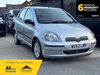 Used Toyota Yaris 2002 for sale - 76020576: Photo