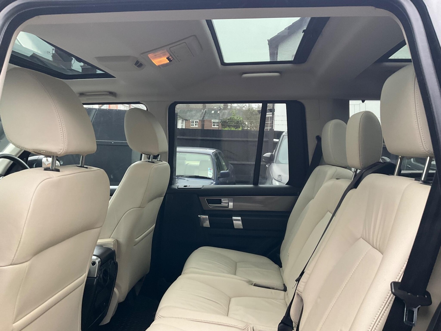 Used Land Rover Discovery 4 2015 for sale - 75782412: Photo 15