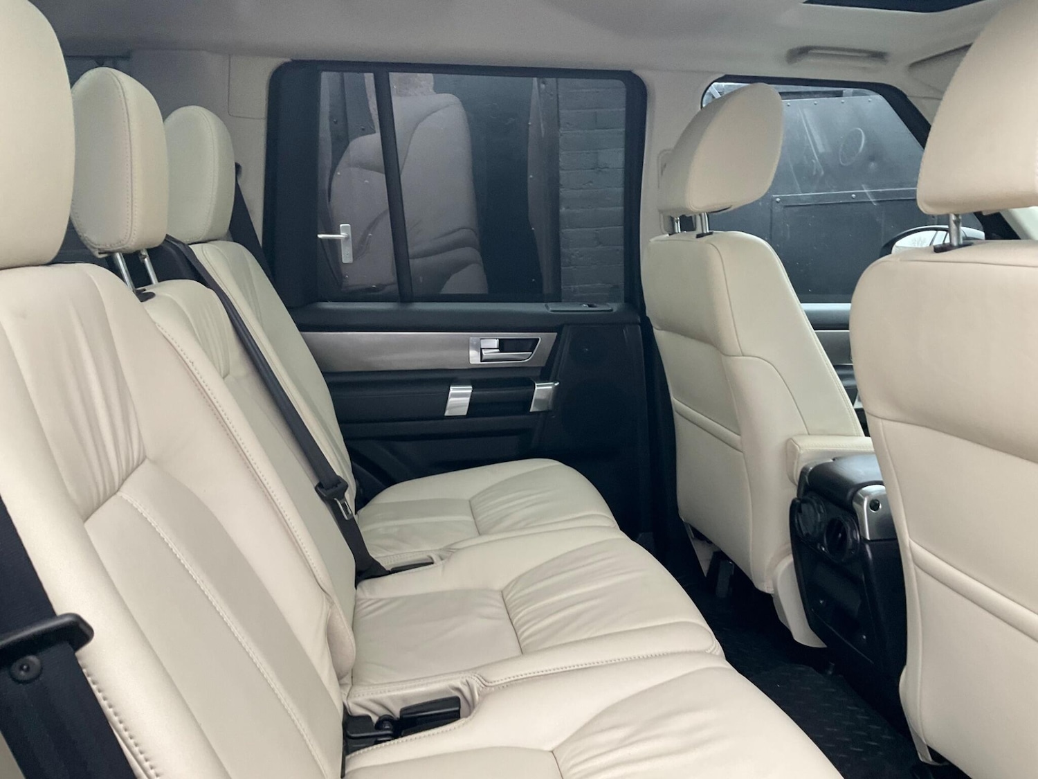 Used Land Rover Discovery 4 2015 for sale - 75782412: Photo 29