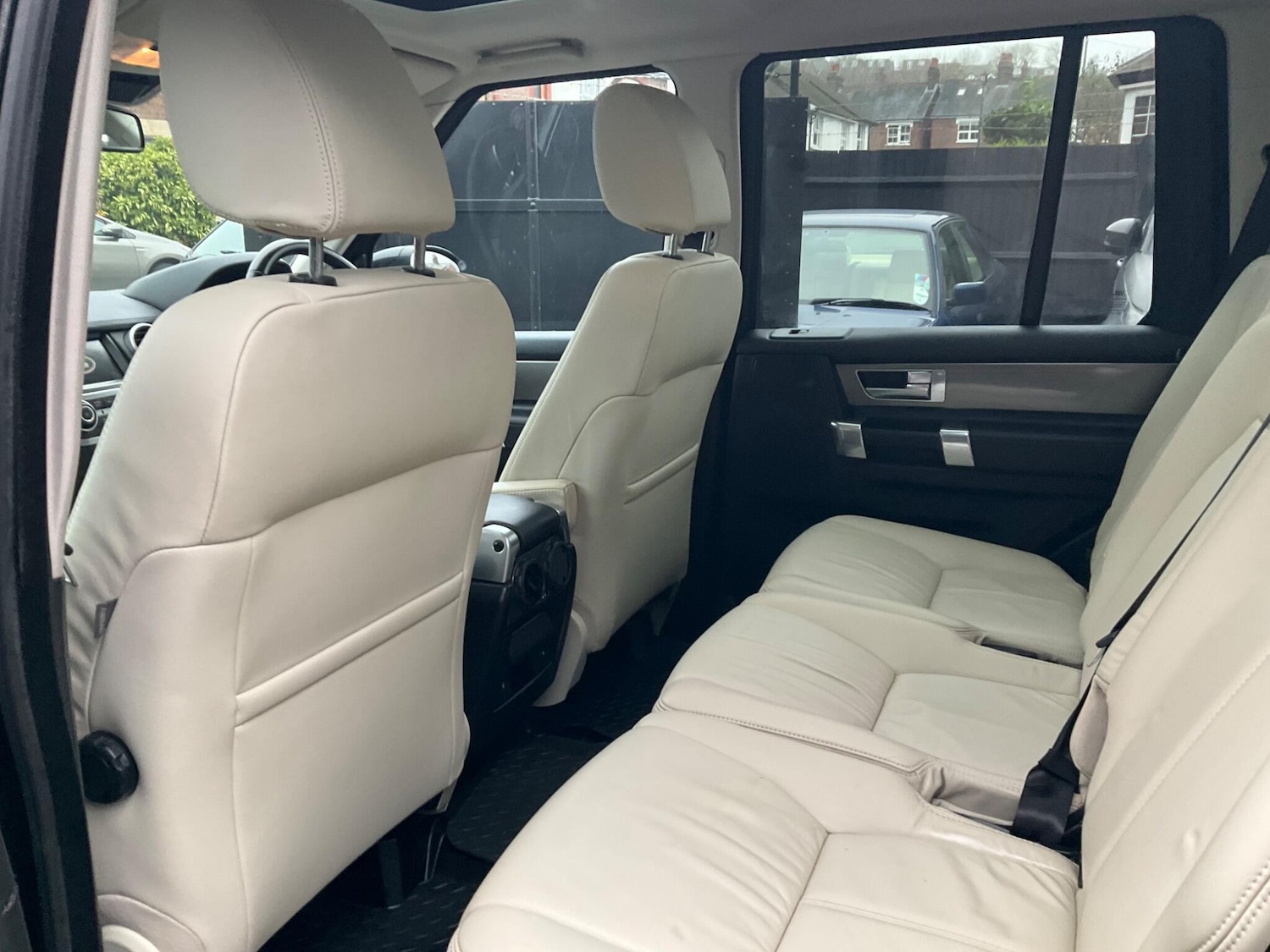 Used Land Rover Discovery 4 2015 for sale - 75782412: Photo 30