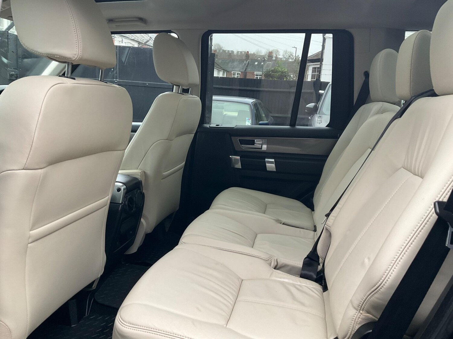 Used Land Rover Discovery 4 2015 for sale - 75782412: Photo 32