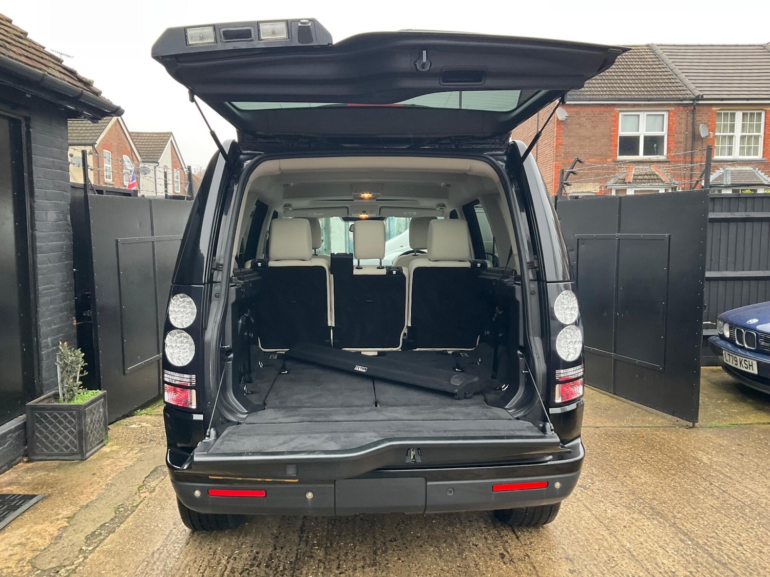 Used Land Rover Discovery 4 2015 for sale - 75782412: Photo 36