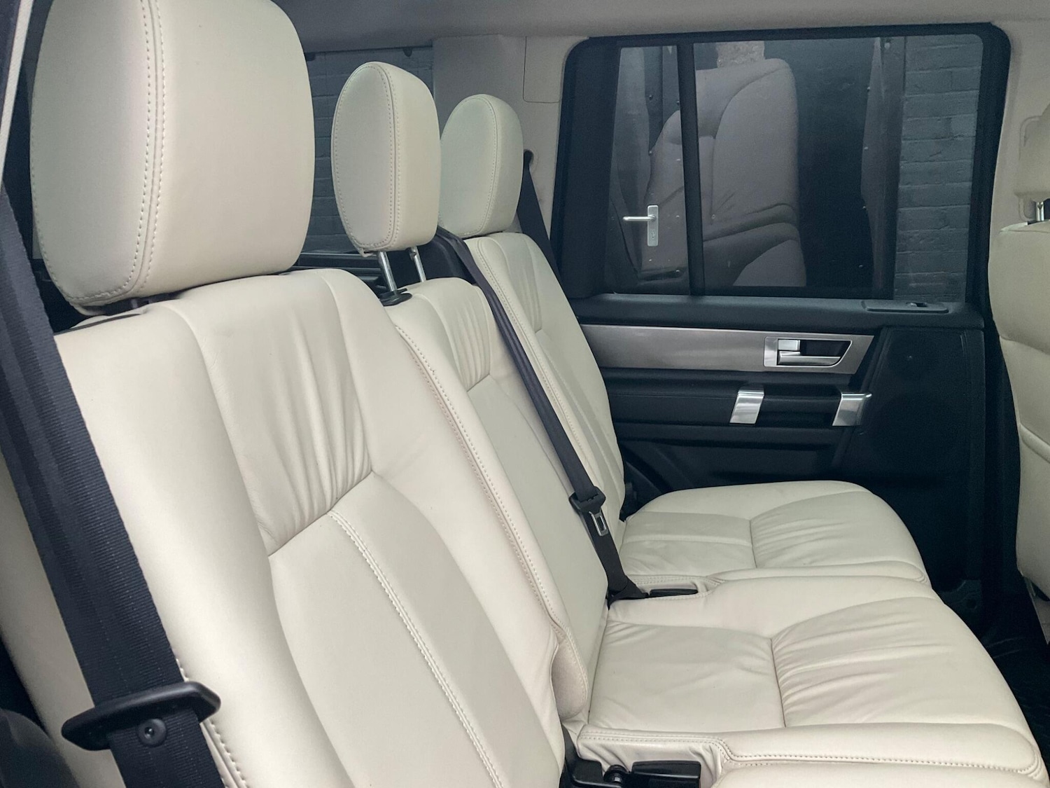 Used Land Rover Discovery 4 2015 for sale - 75782412: Photo 40