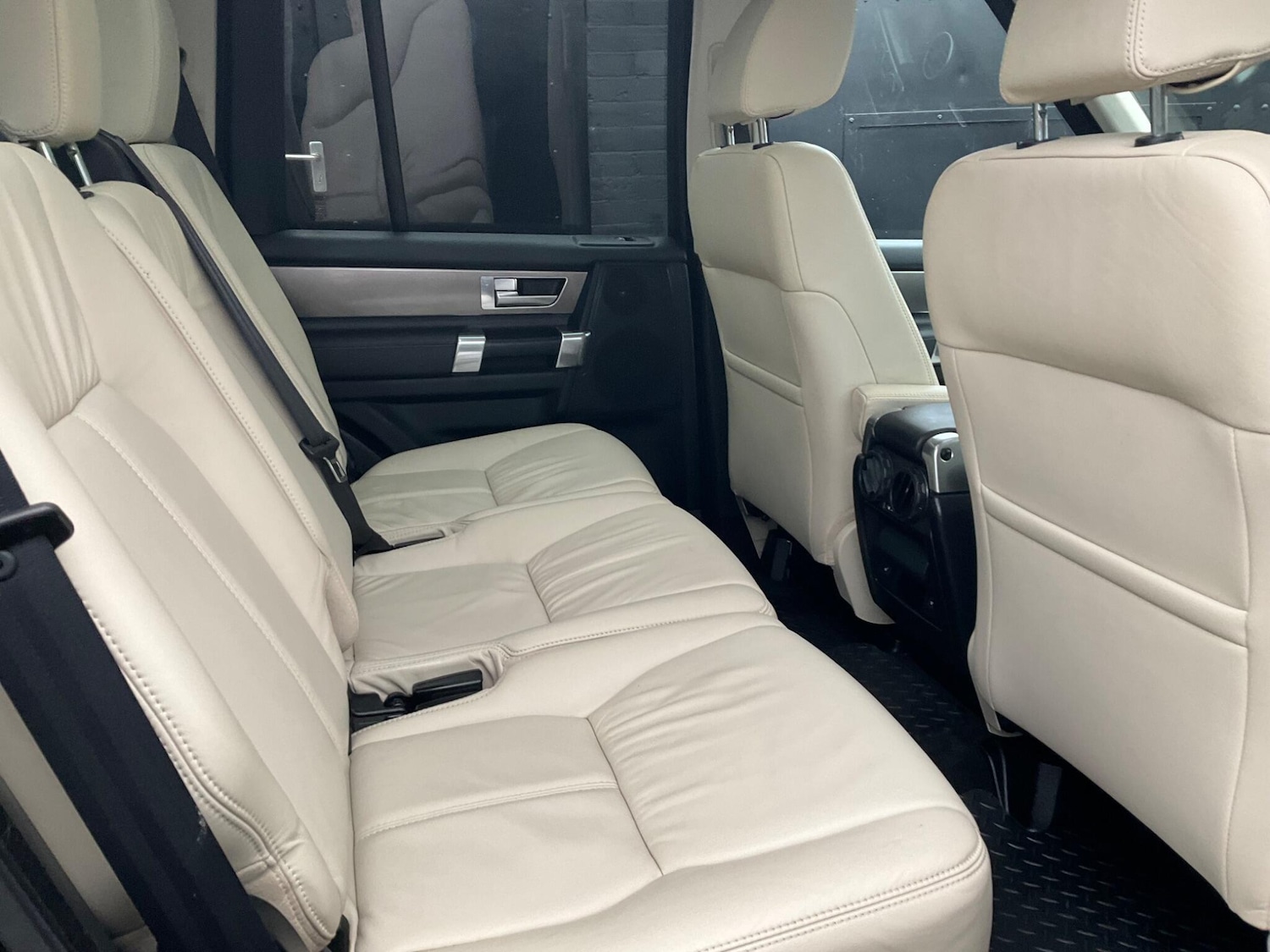 Used Land Rover Discovery 4 2015 for sale - 75782412: Photo 44