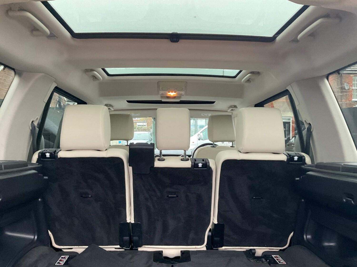 Used Land Rover Discovery 4 2015 for sale - 75782412: Photo 49