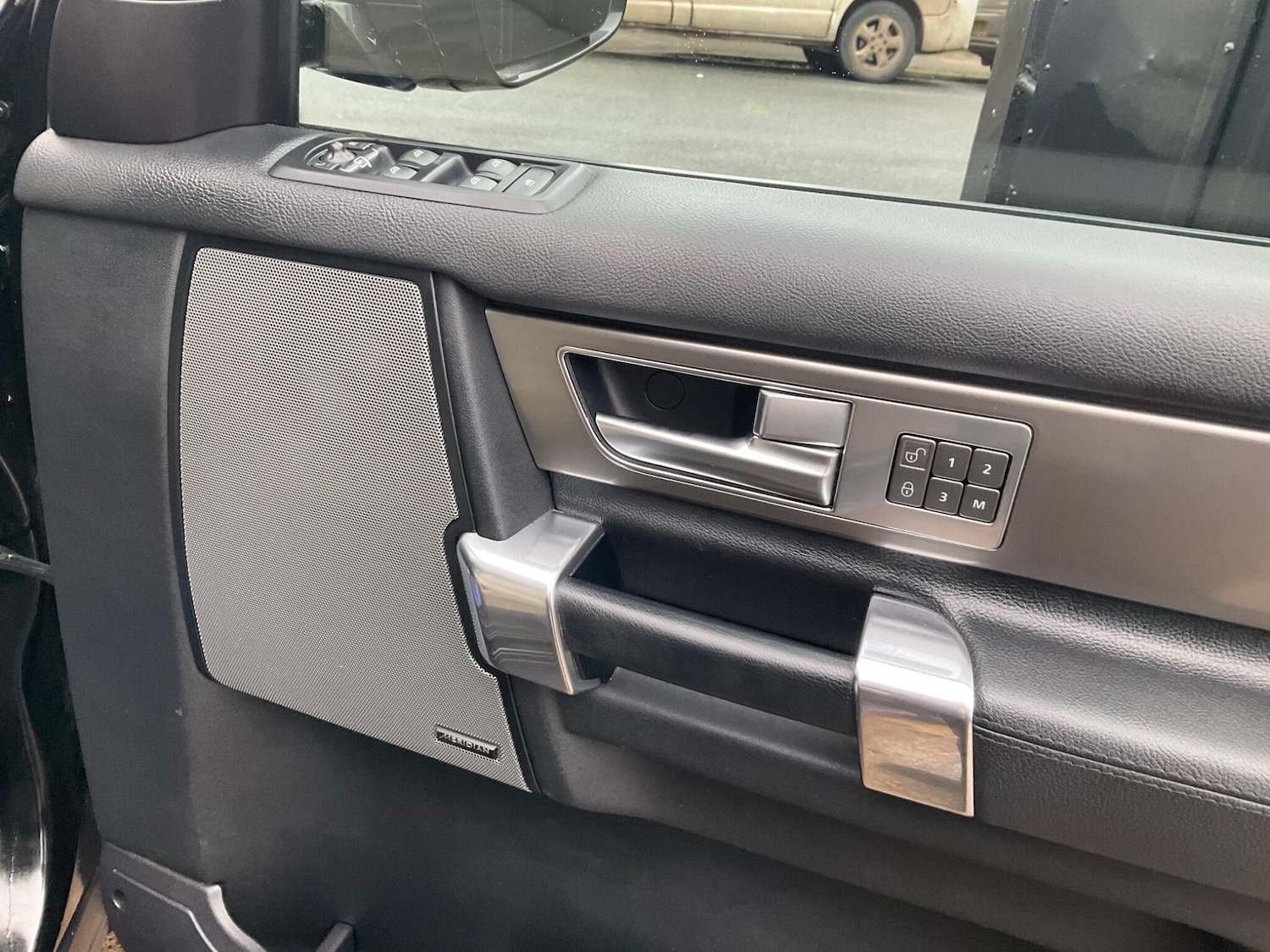 Used Land Rover Discovery 4 2015 for sale - 75782412: Photo 56