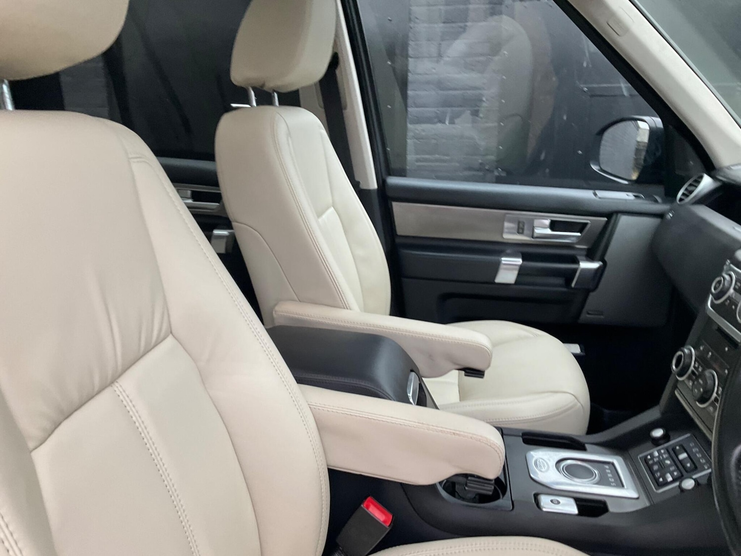 Used Land Rover Discovery 4 2015 for sale - 75782412: Photo 60