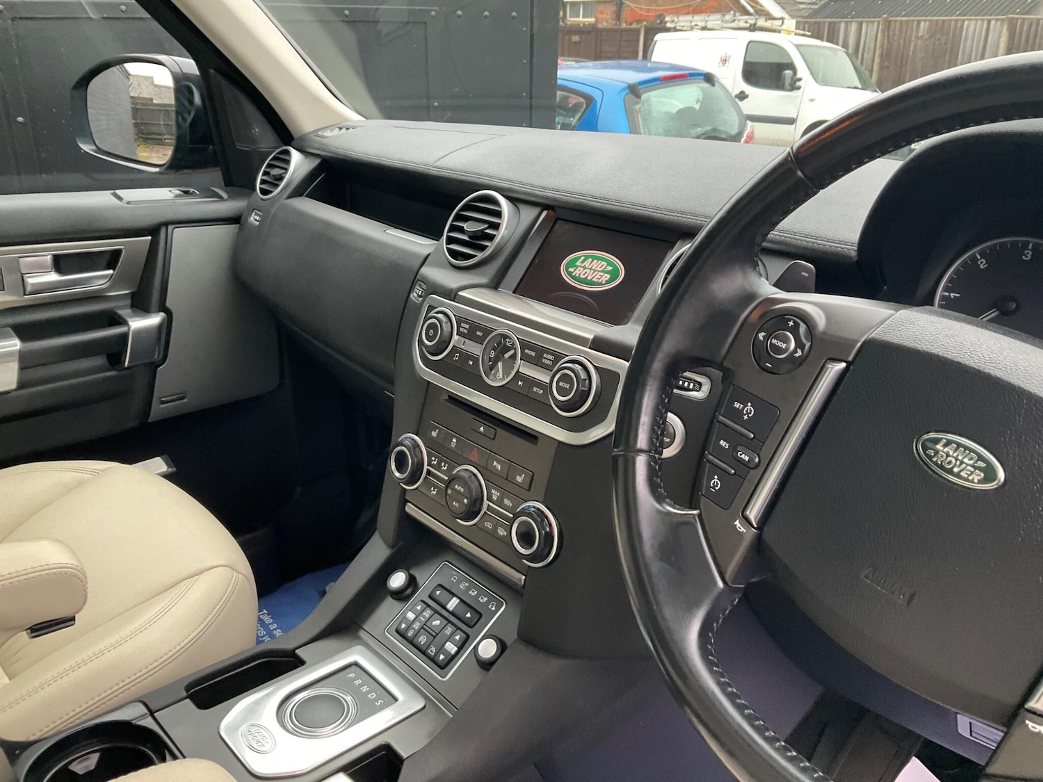 Used Land Rover Discovery 4 2015 for sale - 75782412: Photo 62