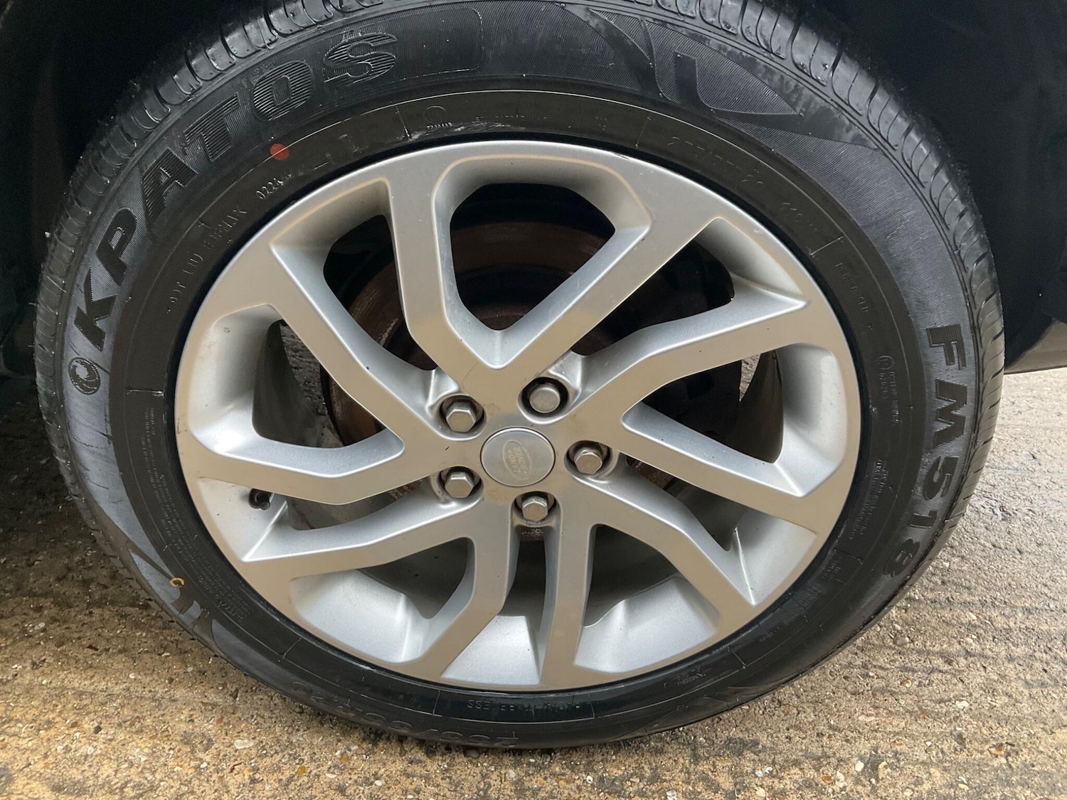 Used Land Rover Discovery 4 2015 for sale - 75782412: Photo 95