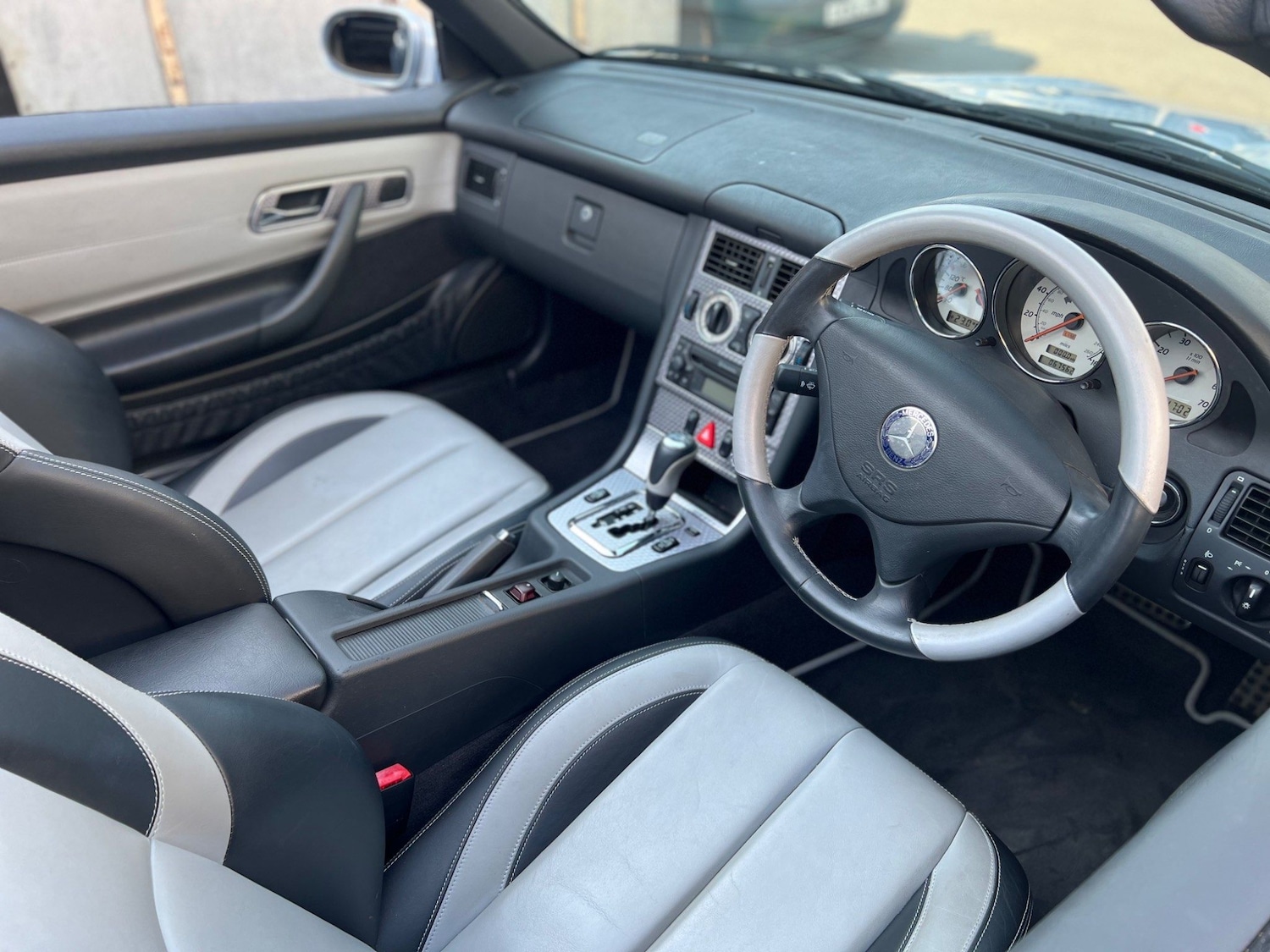 Used Mercedes-Benz SLK 2002 for sale - 77358945: Photo 31