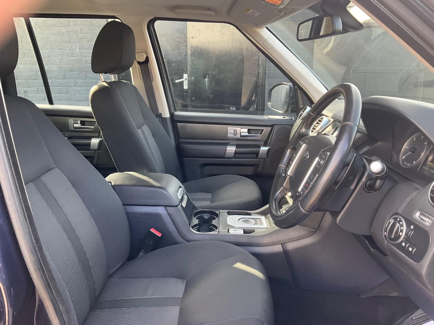 Used Land Rover Discovery 4 for sale - 77769428: Photo 24