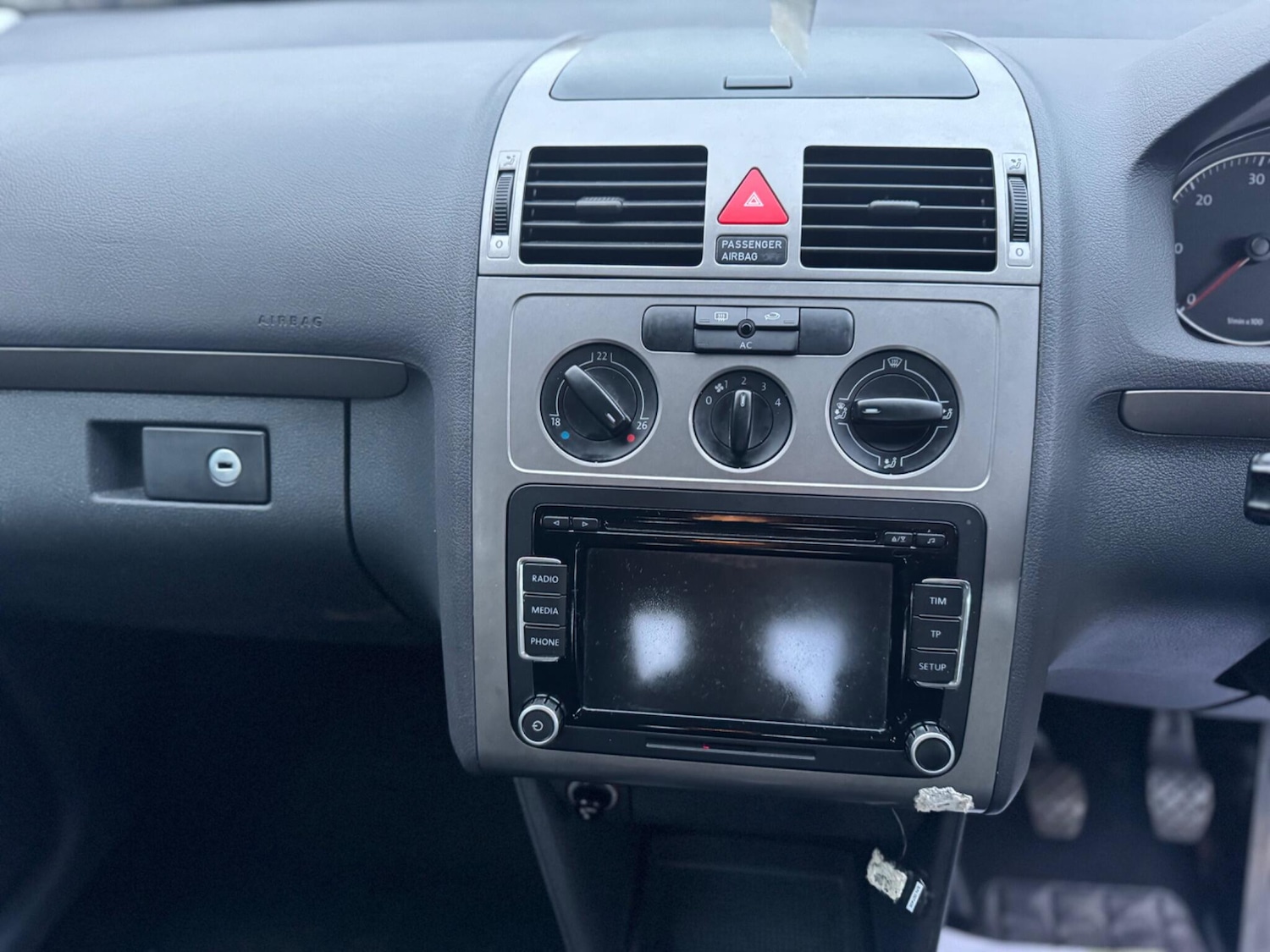 Used Volkswagen Touran 2009 for sale - 77238210: Photo 11