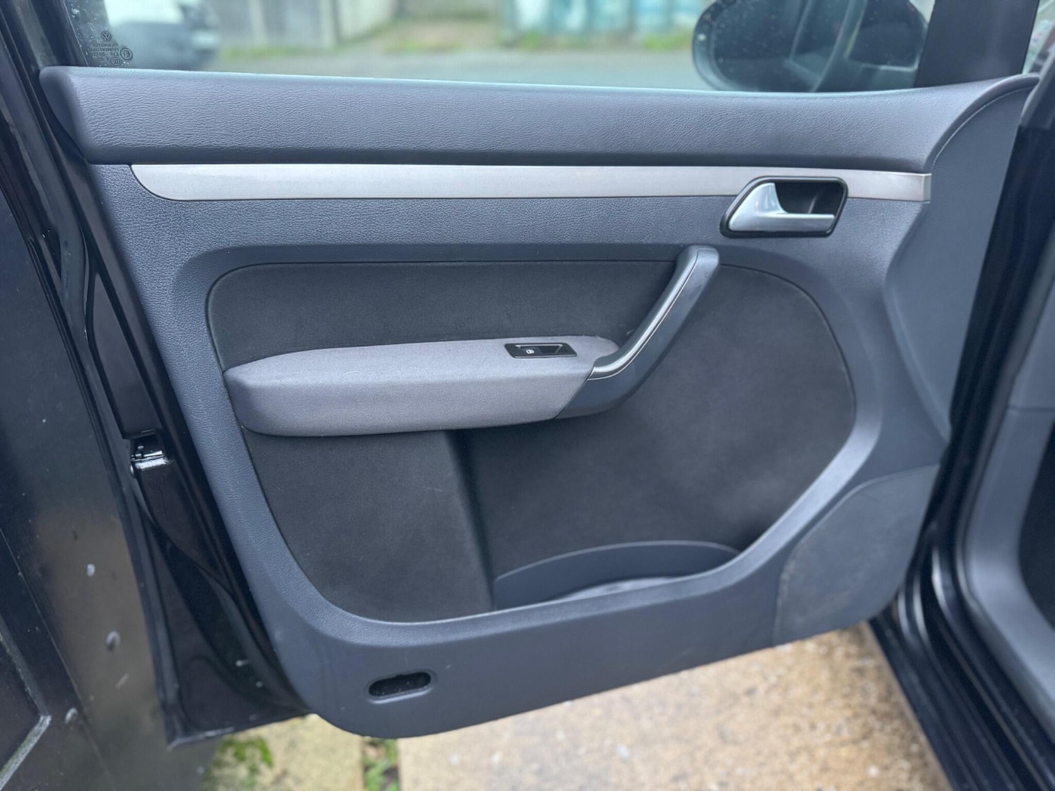 Used Volkswagen Touran 2009 for sale - 77238210: Photo 21