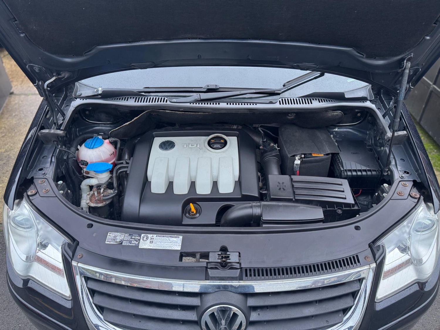 Used Volkswagen Touran 2009 for sale - 77238210: Photo 25