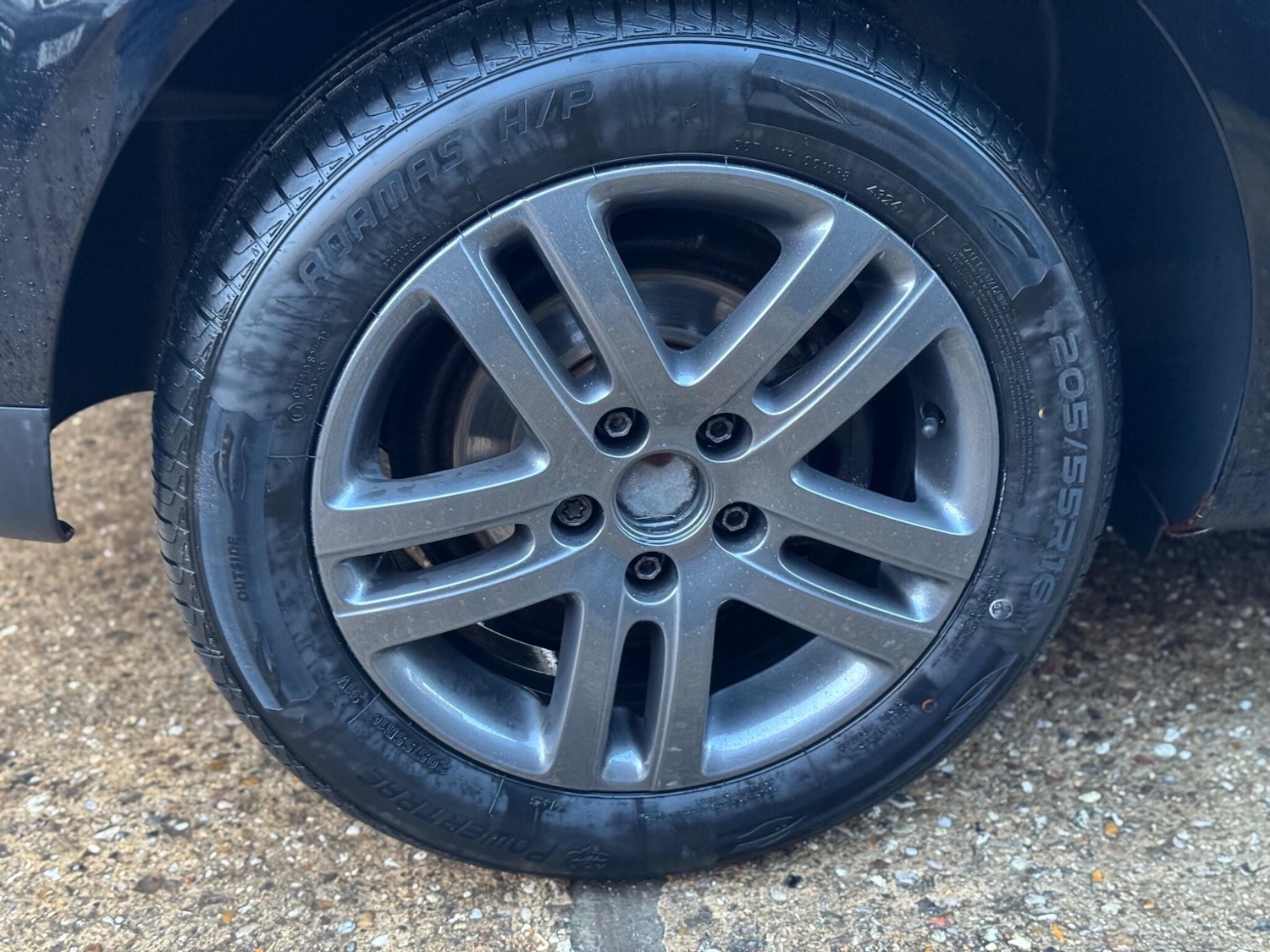 Used Volkswagen Touran 2009 for sale - 77238210: Photo 28